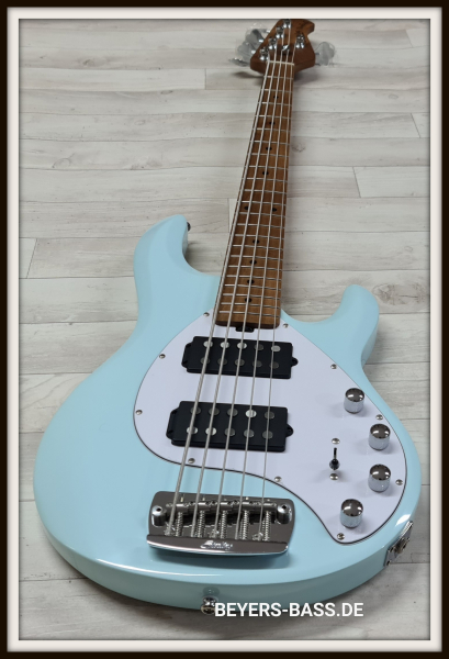 Sterling by Music Man StingRay Ray35 HH Roasted Maple, Daphne Blue